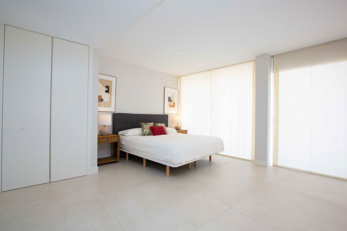 3 Bed Apartment for sale in Estepona Costa Del Sol, Málaga, Spain