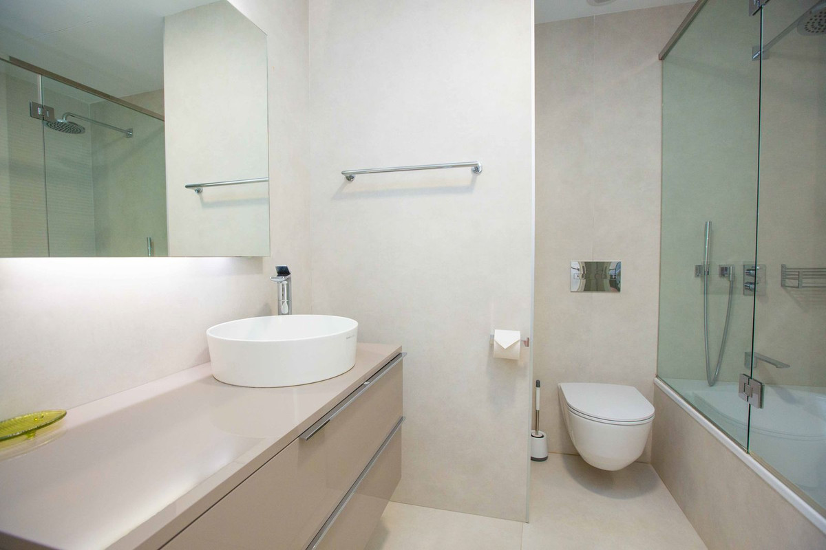 3 Bed Apartment for sale in Estepona Costa Del Sol, Málaga, Spain
