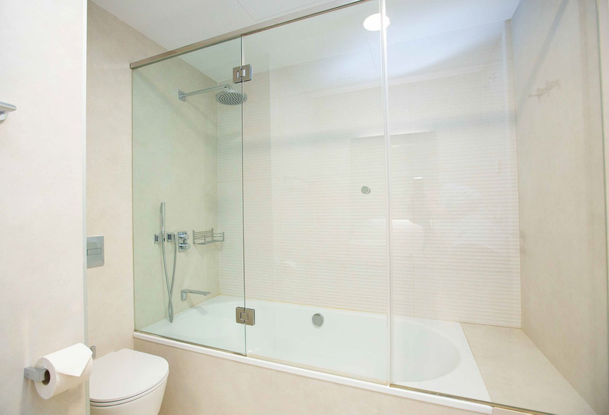3 Bed Apartment for sale in Estepona Costa Del Sol, Málaga, Spain