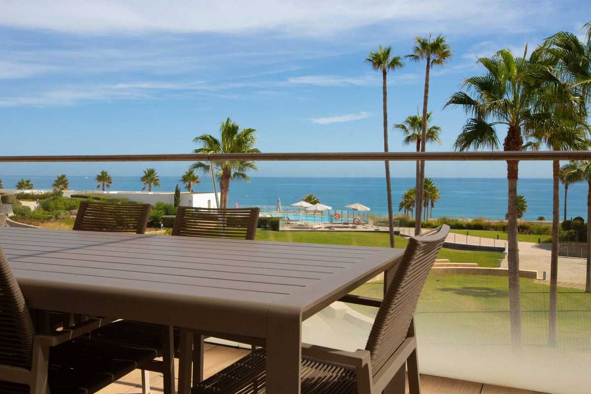 3 Bed Apartment for sale in Estepona Costa Del Sol, Málaga, Spain