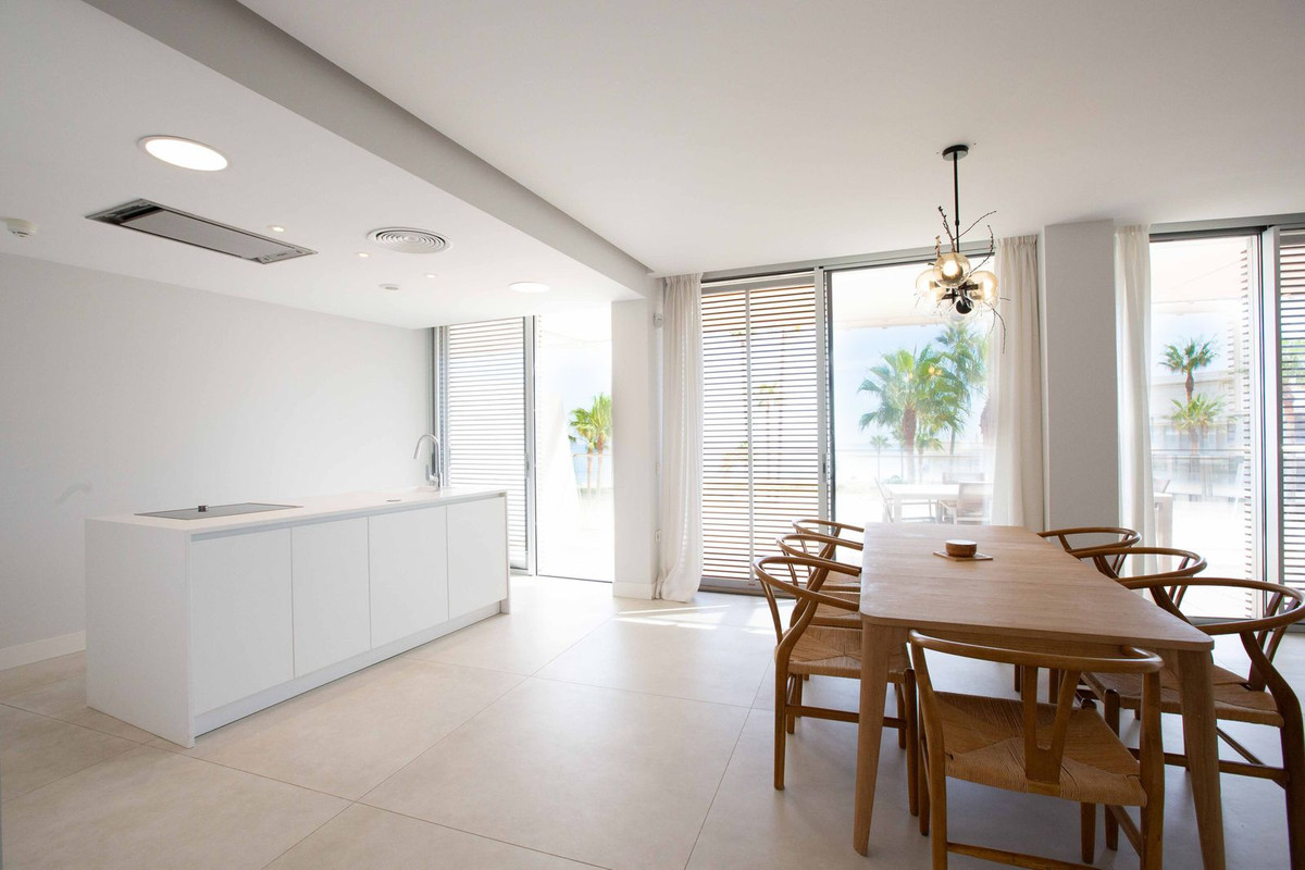 3 Bed Apartment for sale in Estepona Costa Del Sol, Málaga, Spain