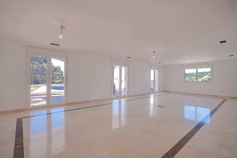 4 Bed Townhouse for sale in Estepona Costa Del Sol, Málaga, Spain