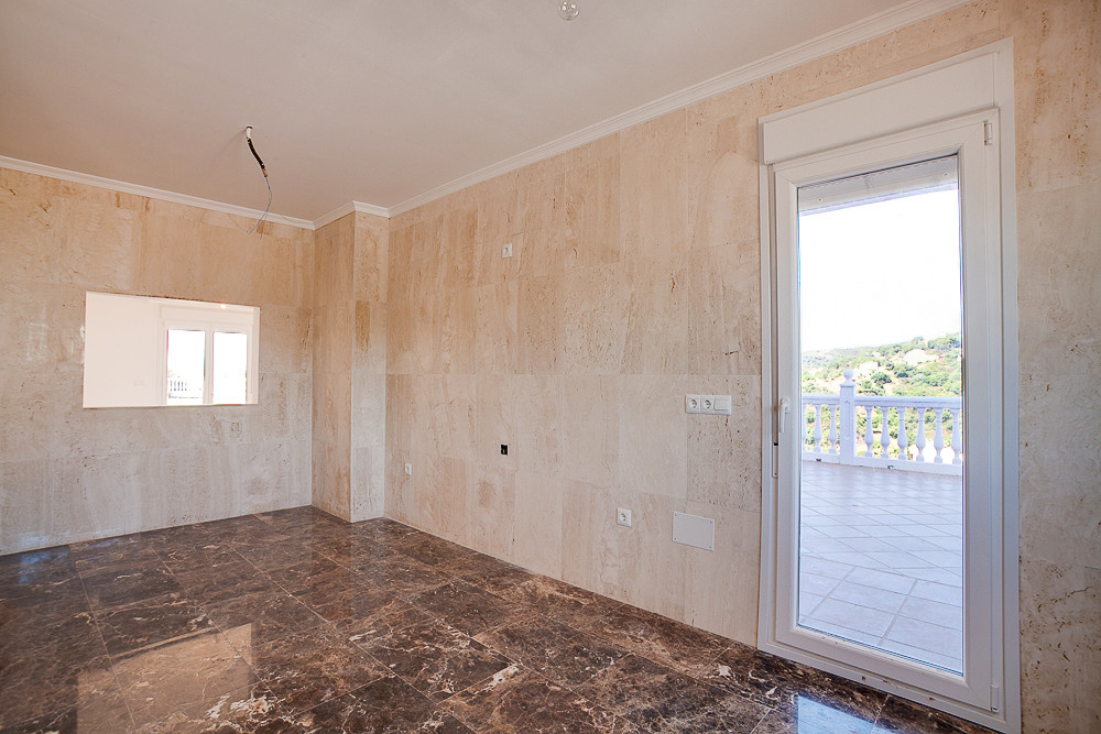 4 Bed Townhouse for sale in Estepona Costa Del Sol, Málaga, Spain