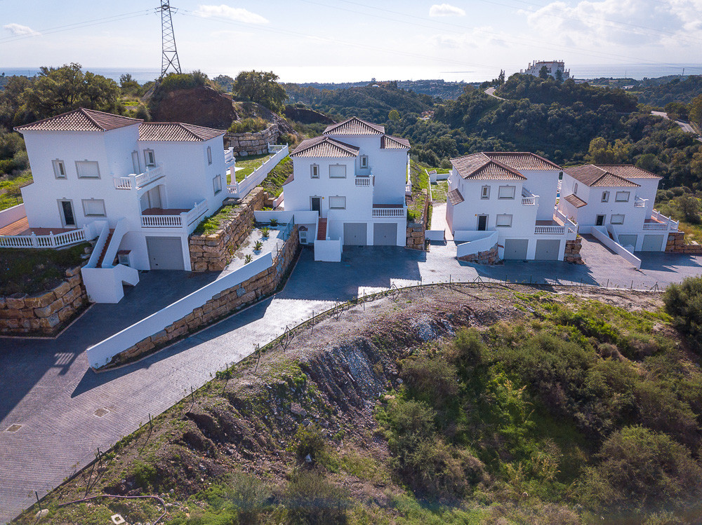4 Bed Townhouse for sale in Estepona Costa Del Sol, Málaga, Spain