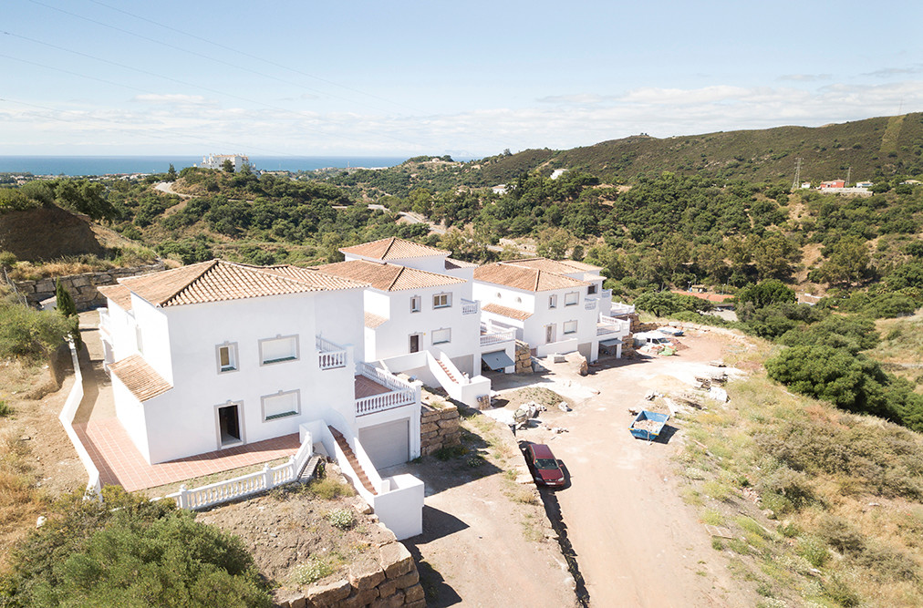 4 Bed Townhouse for sale in Estepona Costa Del Sol, Málaga, Spain