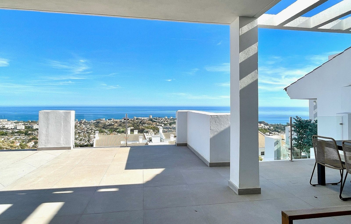 3 Bed Apartment for sale in Benalmadena Costa Del Sol, Málaga, Spain