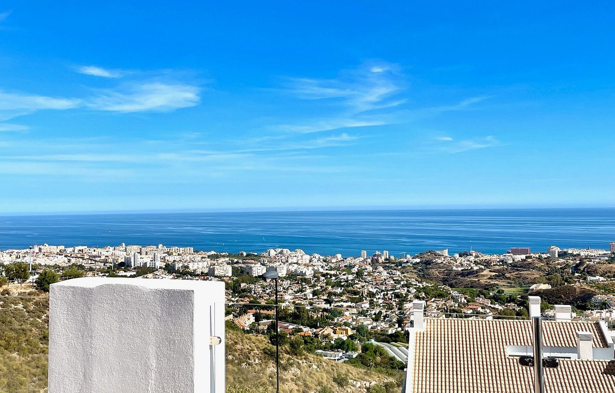 3 Bed Apartment for sale in Benalmadena Costa Del Sol, Málaga, Spain