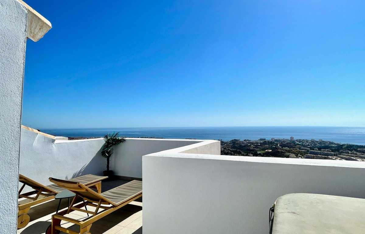 3 Bed Apartment for sale in Benalmadena Costa Del Sol, Málaga, Spain