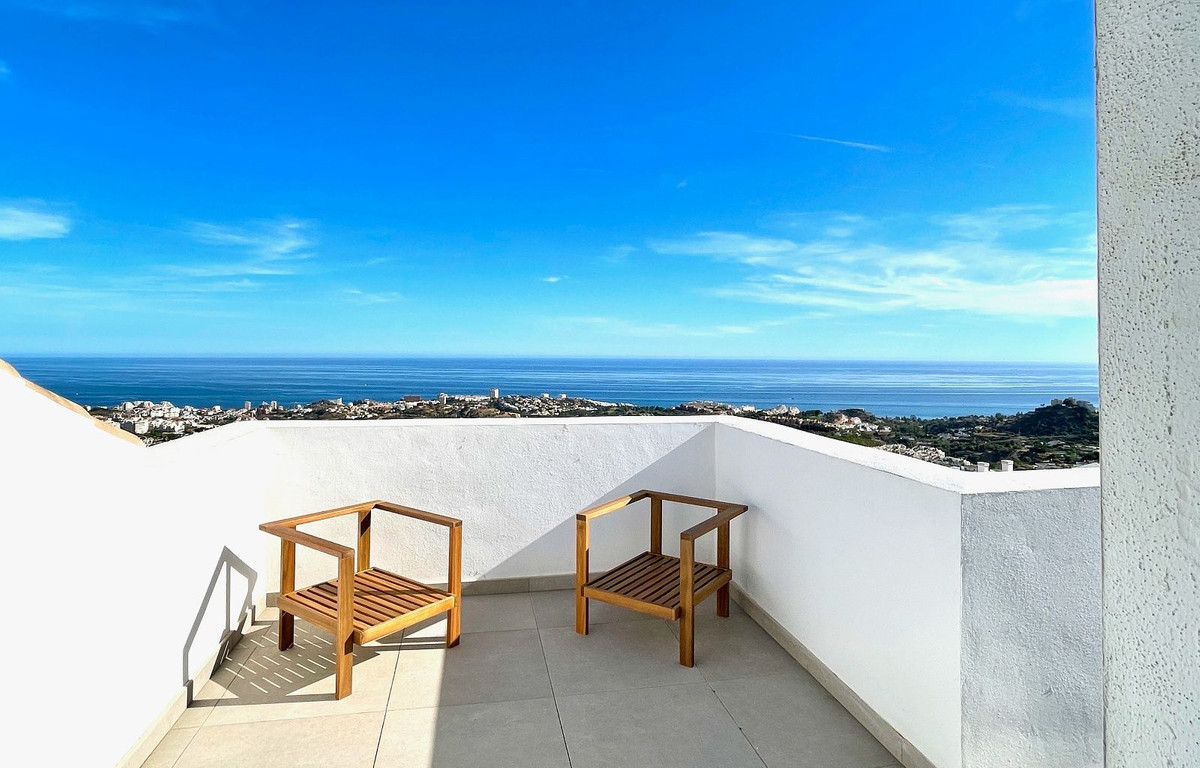 3 Bed Apartment for sale in Benalmadena Costa Del Sol, Málaga, Spain