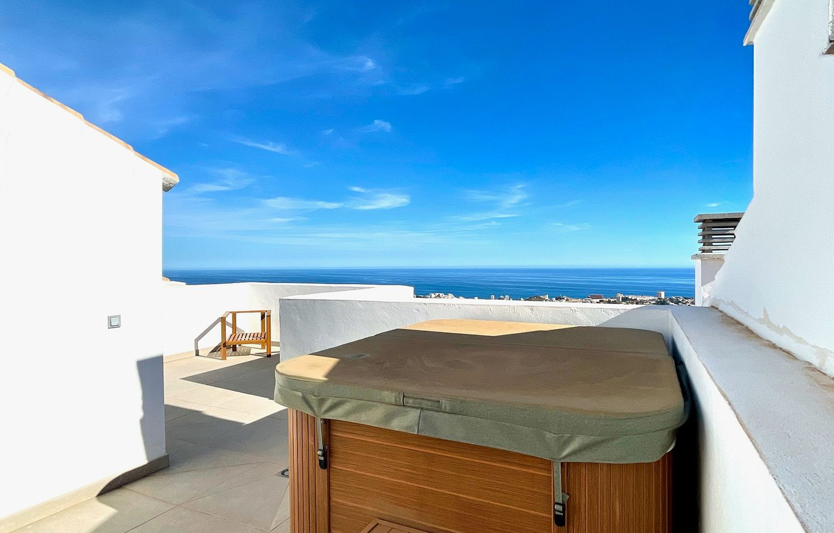 3 Bed Apartment for sale in Benalmadena Costa Del Sol, Málaga, Spain