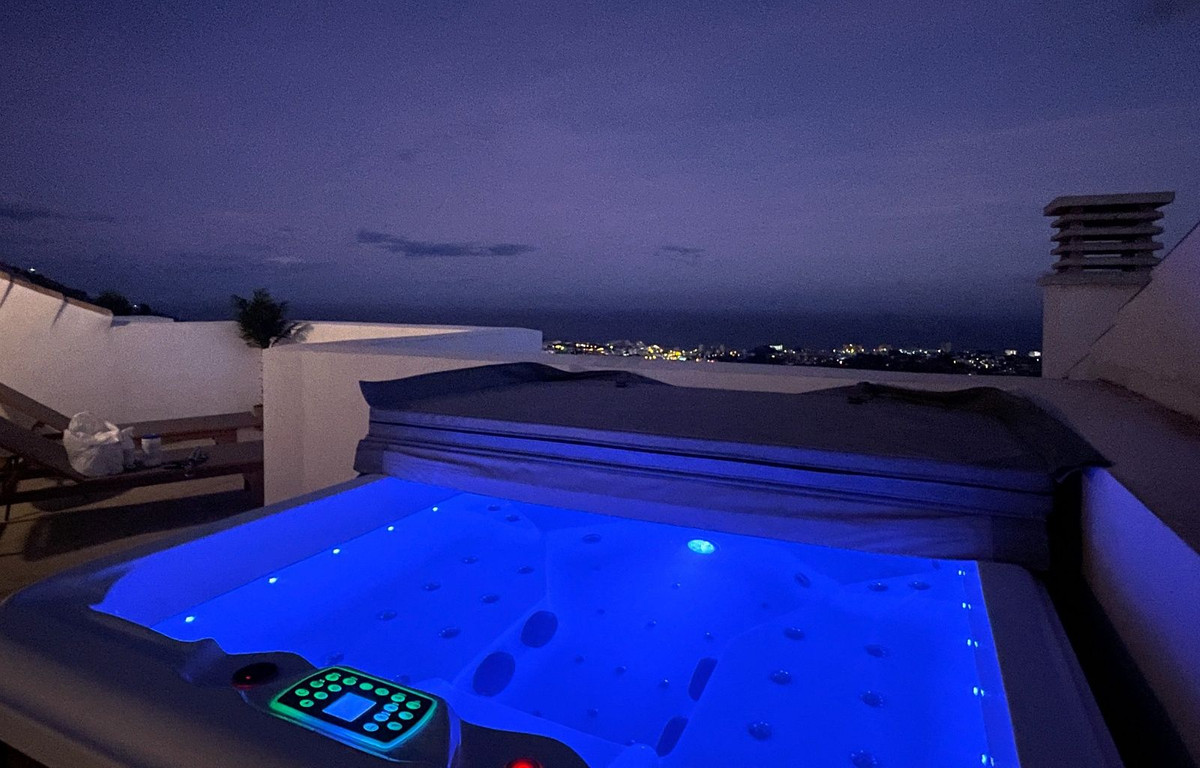 3 Bed Apartment for sale in Benalmadena Costa Del Sol, Málaga, Spain