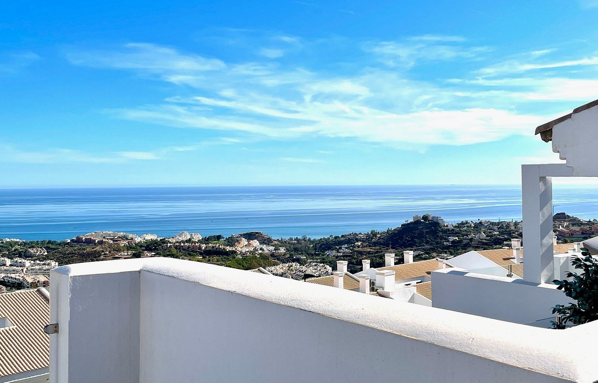 3 Bed Apartment for sale in Benalmadena Costa Del Sol, Málaga, Spain