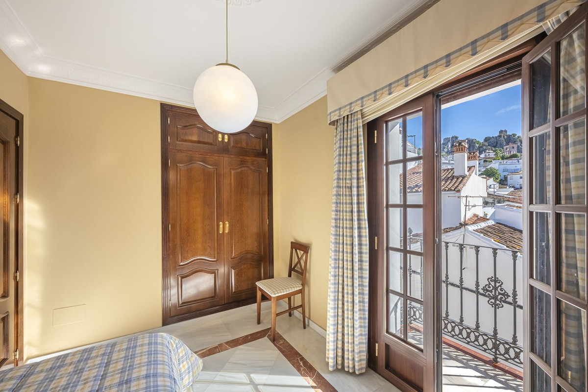 4 Bed Townhouse for sale in Gaucín Costa Del Sol, Málaga, Spain