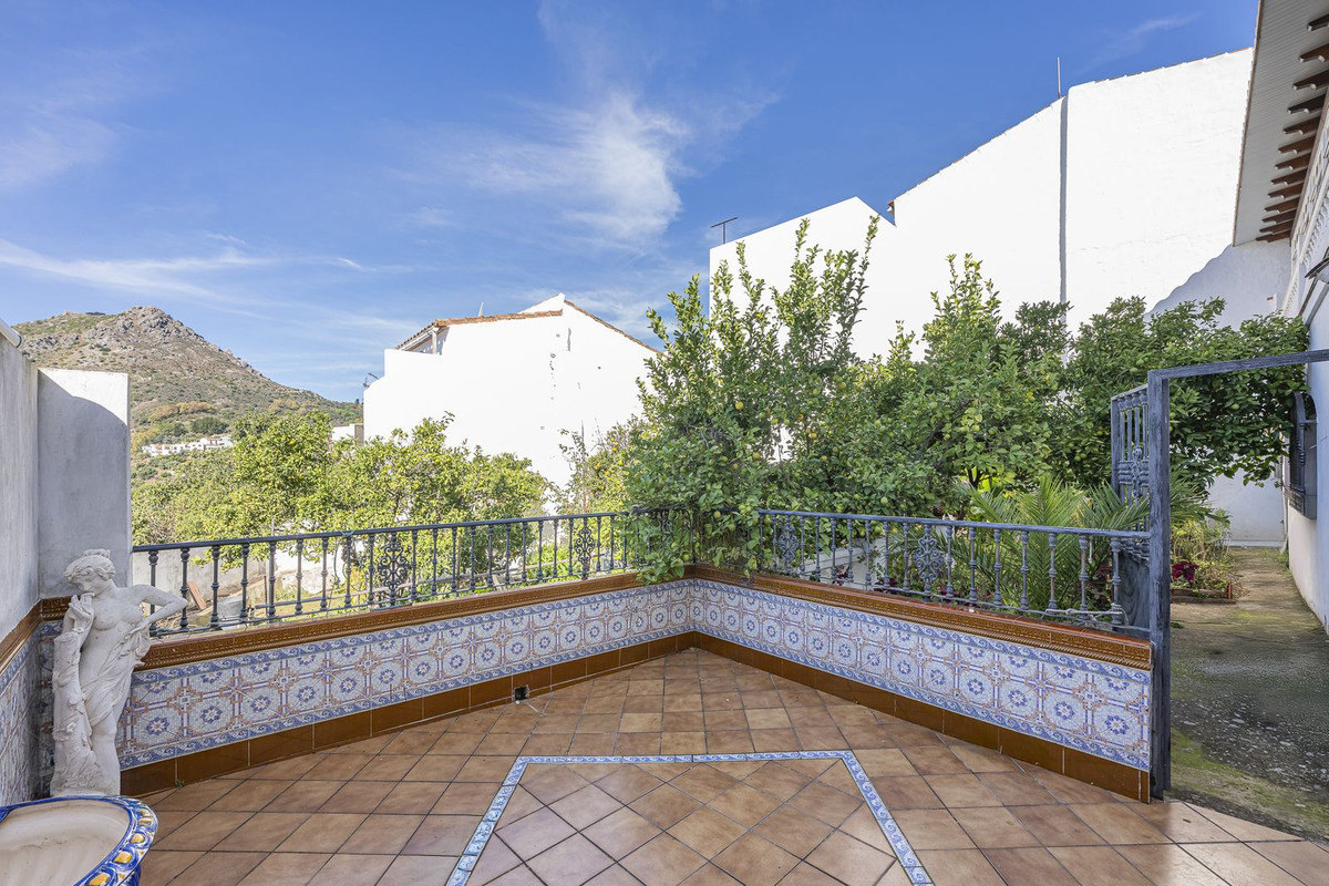 4 Bed Townhouse for sale in Gaucín Costa Del Sol, Málaga, Spain
