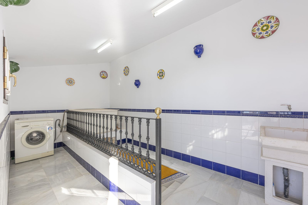 4 Bed Townhouse for sale in Gaucín Costa Del Sol, Málaga, Spain