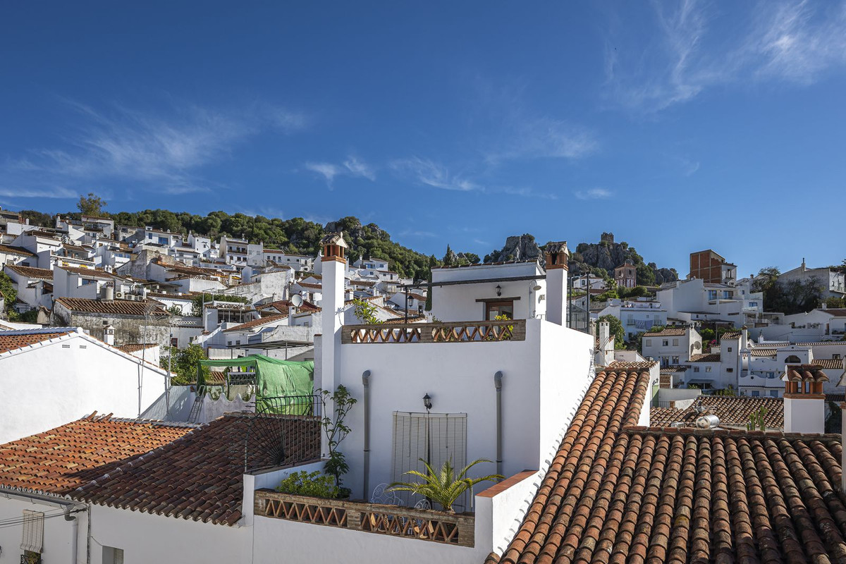 4 Bed Townhouse for sale in Gaucín Costa Del Sol, Málaga, Spain