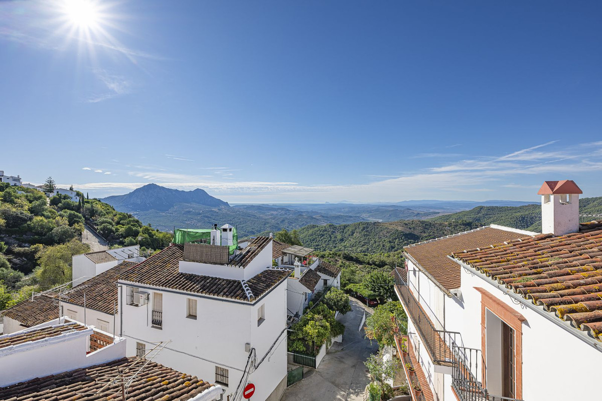 4 Bed Townhouse for sale in Gaucín Costa Del Sol, Málaga, Spain