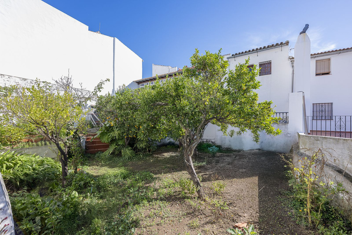 4 Bed Townhouse for sale in Gaucín Costa Del Sol, Málaga, Spain