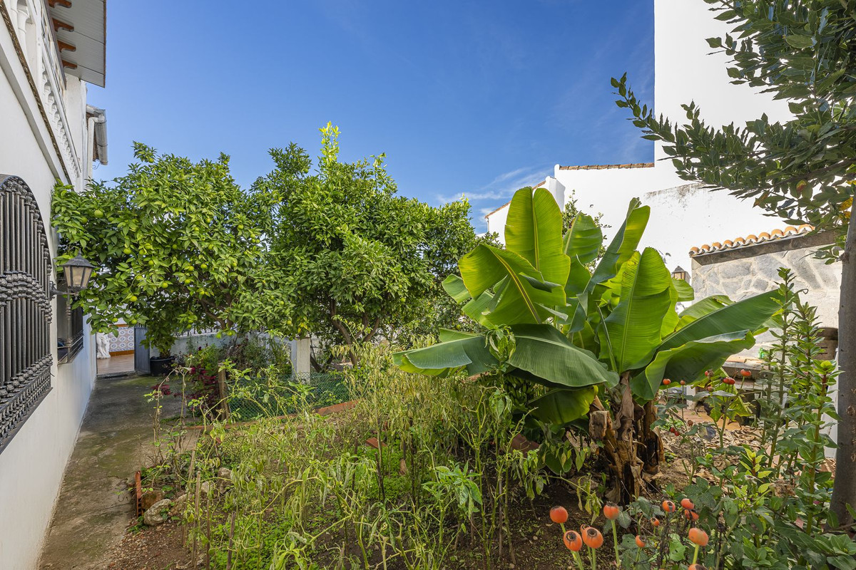4 Bed Townhouse for sale in Gaucín Costa Del Sol, Málaga, Spain