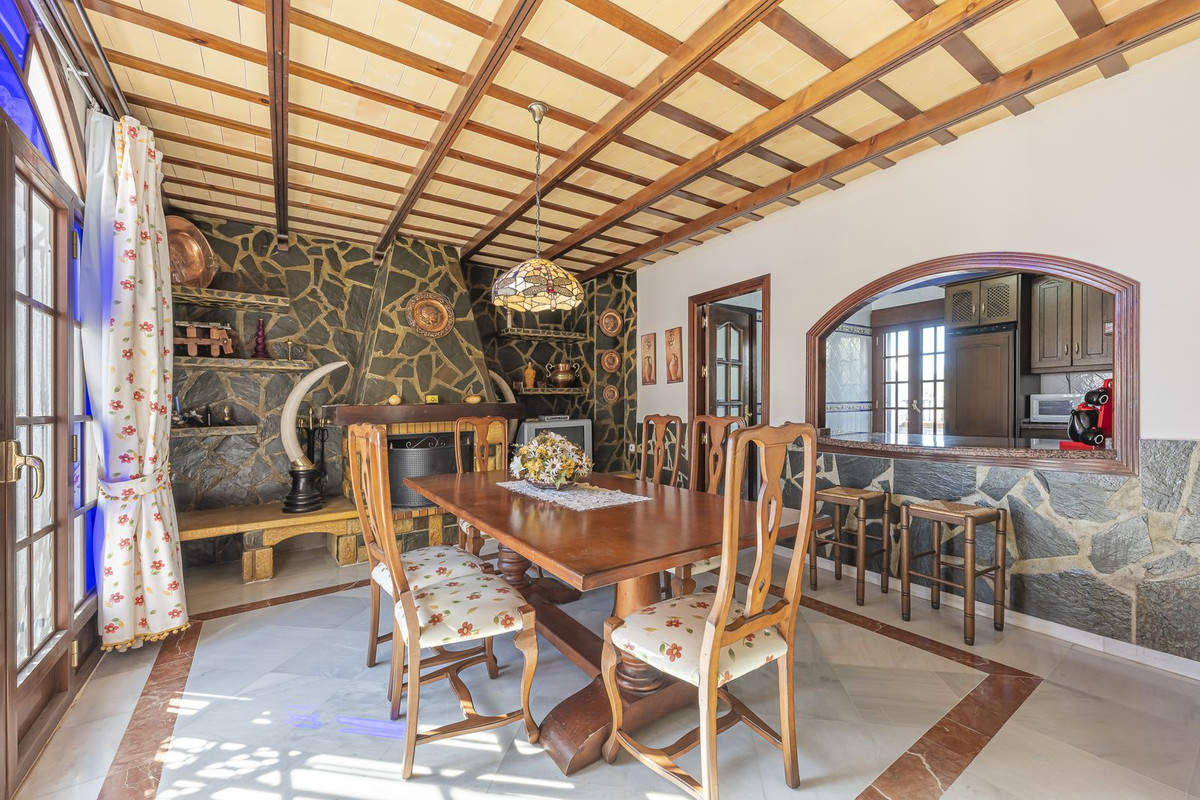 4 Bed Townhouse for sale in Gaucín Costa Del Sol, Málaga, Spain