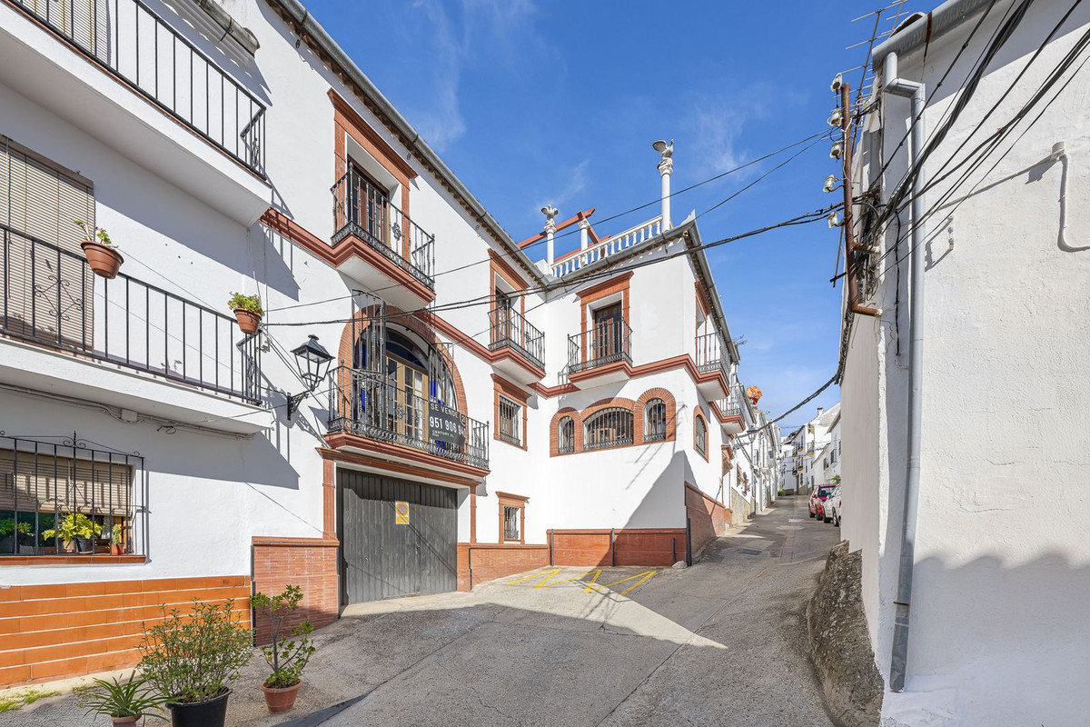 4 Bed Townhouse for sale in Gaucín Costa Del Sol, Málaga, Spain