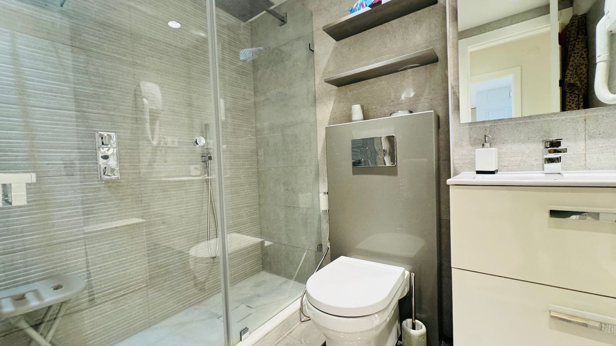 2 Bed Apartment for sale in Elviria Costa Del Sol, Málaga, Spain
