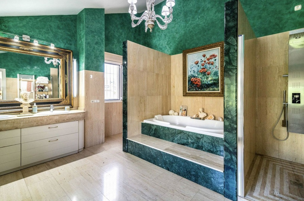 Se vende Villa - Chalet de 5 dormitorios en Costa Del Sol, Málaga, España