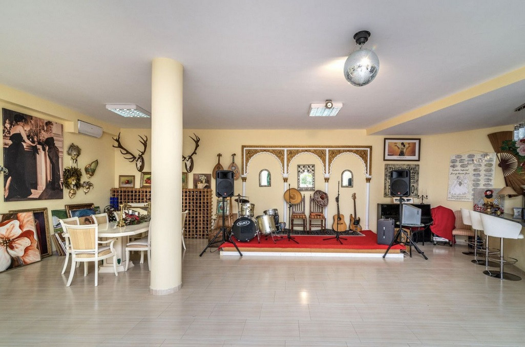 Se vende Villa - Chalet de 5 dormitorios en Costa Del Sol, Málaga, España