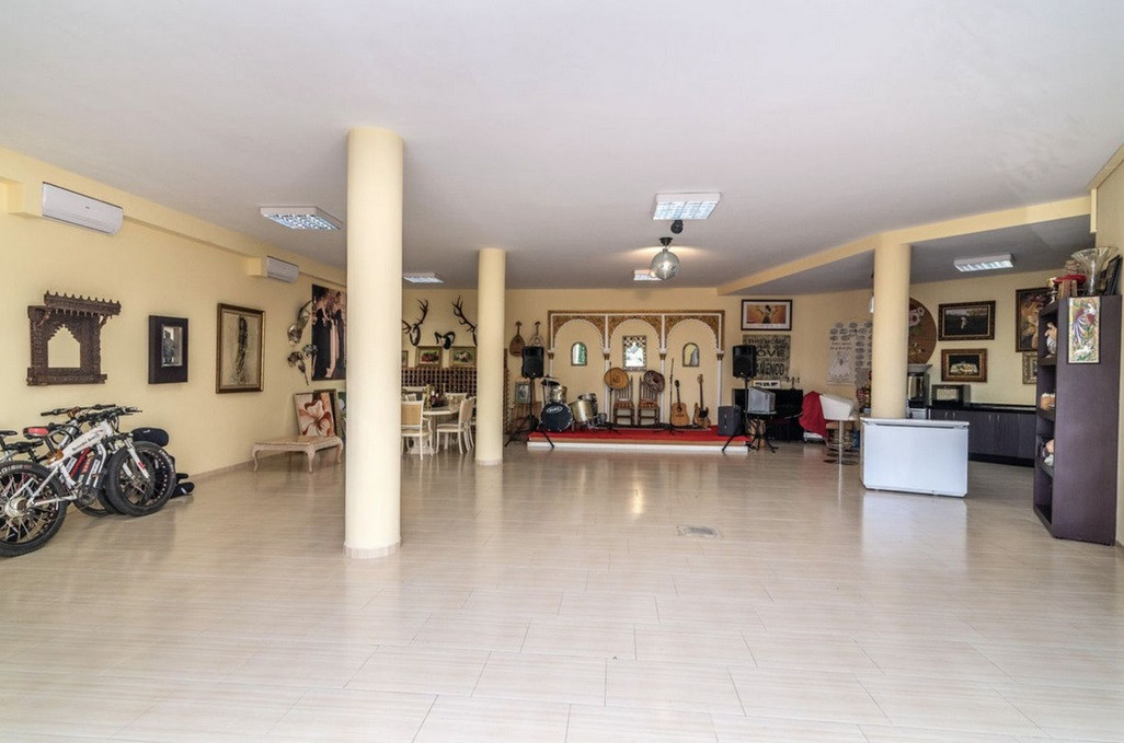 Se vende Villa - Chalet de 5 dormitorios en Costa Del Sol, Málaga, España