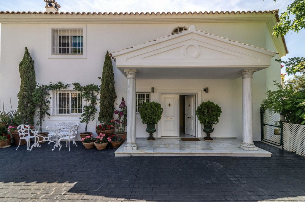 Se vende Villa - Chalet de 5 dormitorios en Costa Del Sol, Málaga, España