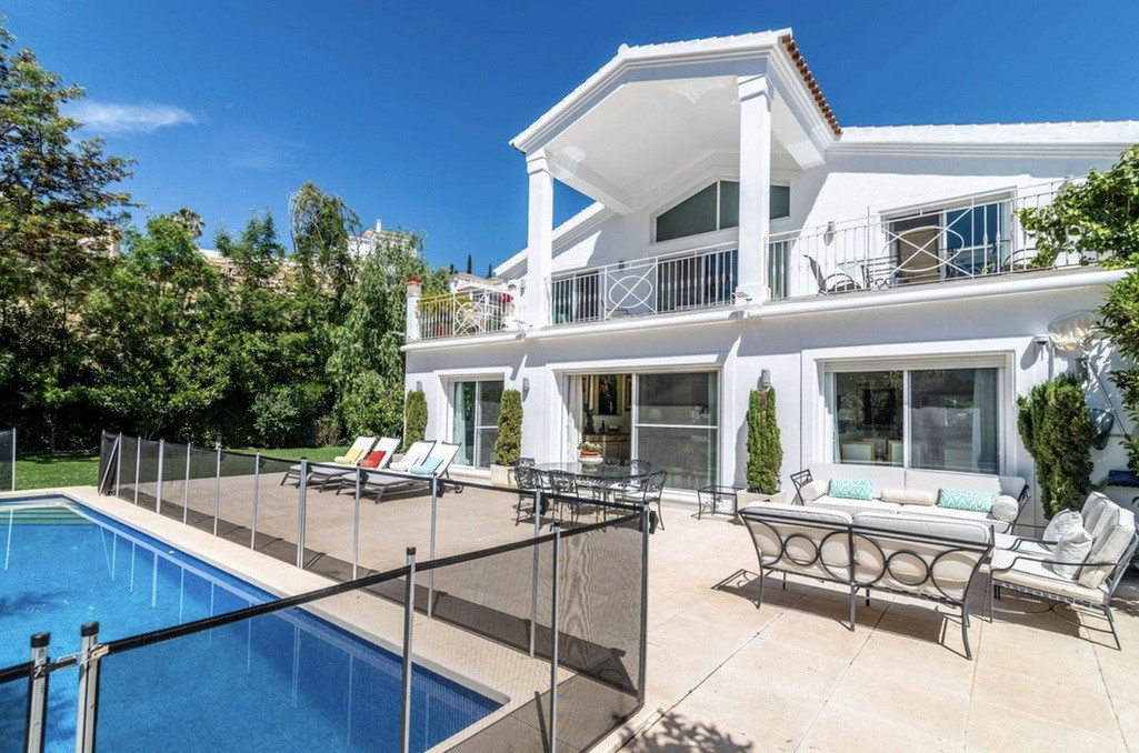 Se vende Villa - Chalet de 5 dormitorios en Costa Del Sol, Málaga, España