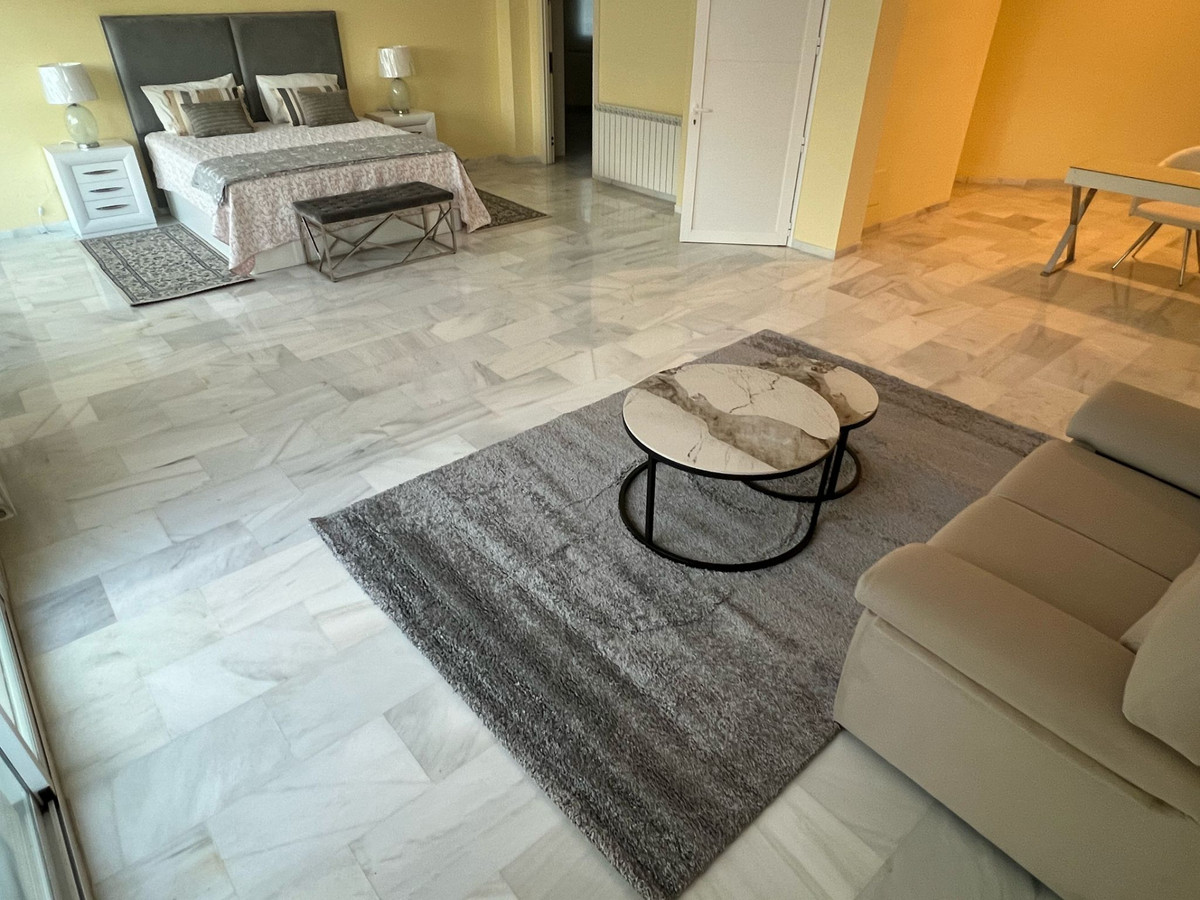 Se vende Villa - Chalet de 5 dormitorios en Costa Del Sol, Málaga, España