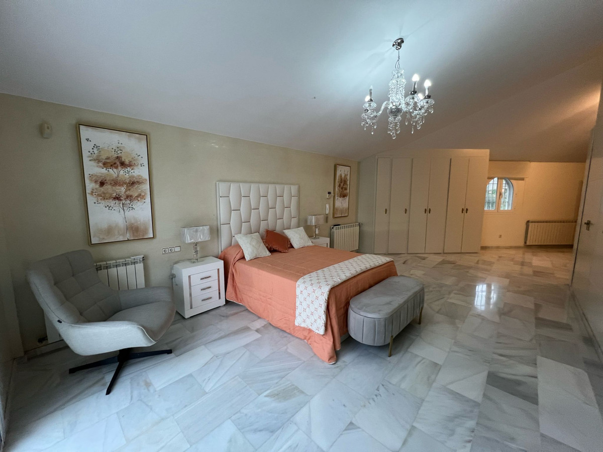 Se vende Villa - Chalet de 5 dormitorios en Costa Del Sol, Málaga, España