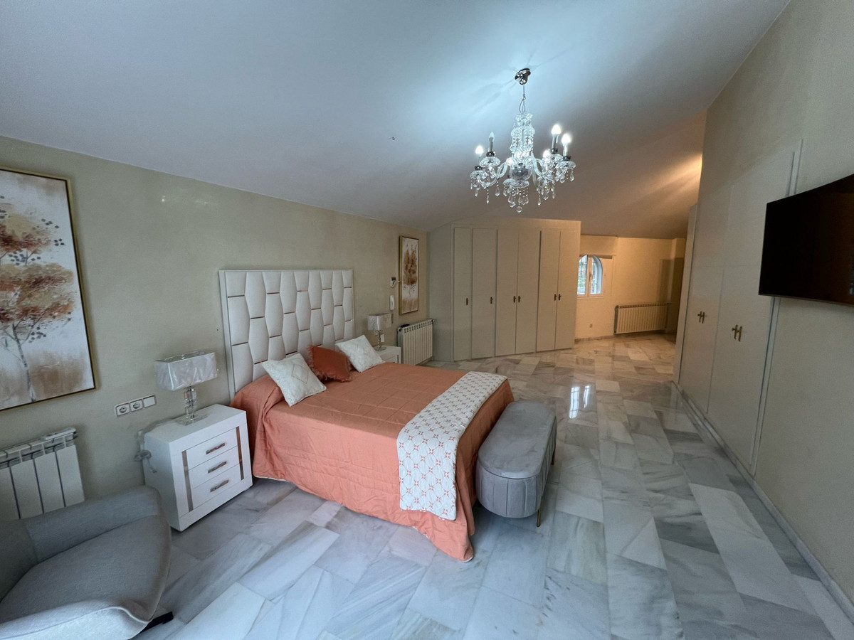 Se vende Villa - Chalet de 5 dormitorios en Costa Del Sol, Málaga, España