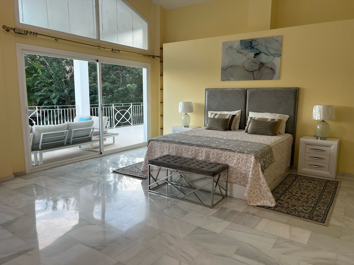 Se vende Villa - Chalet de 5 dormitorios en Costa Del Sol, Málaga, España