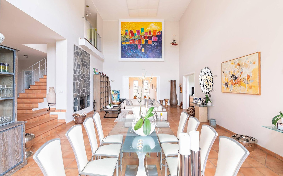 Se vende Villa - Chalet de 6 dormitorios en Costa Del Sol, Cadiz, España