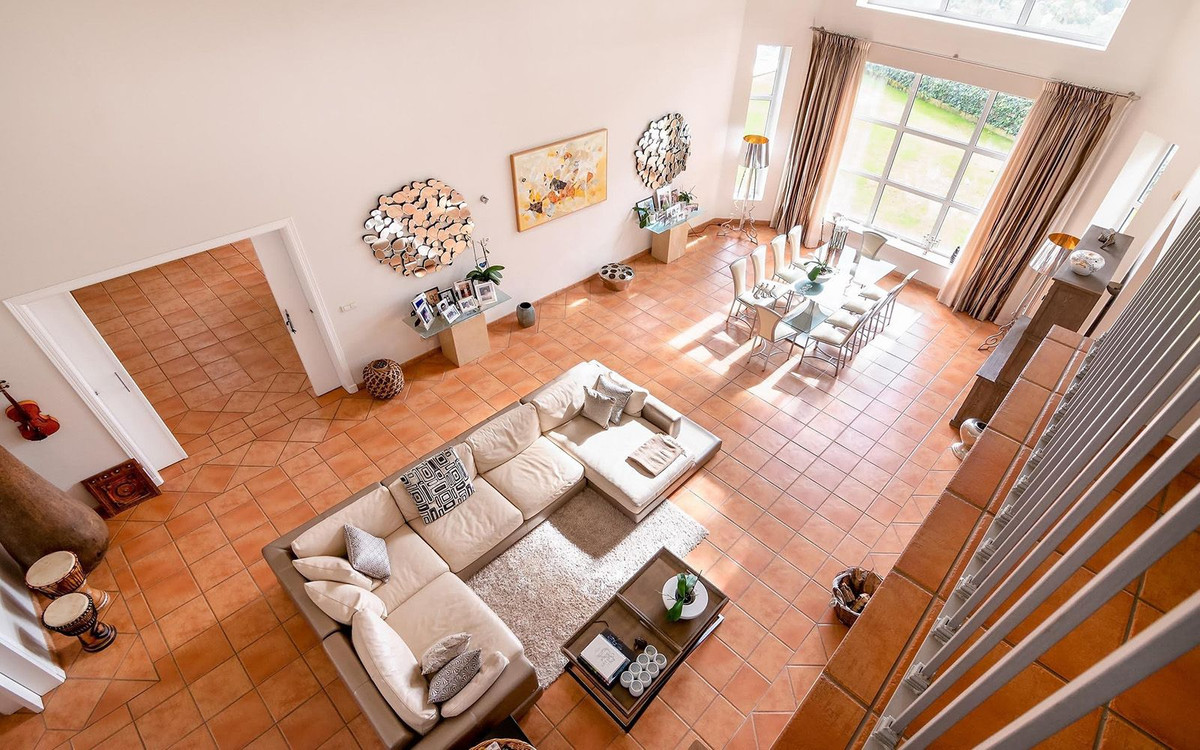 Se vende Villa - Chalet de 6 dormitorios en Costa Del Sol, Cadiz, España