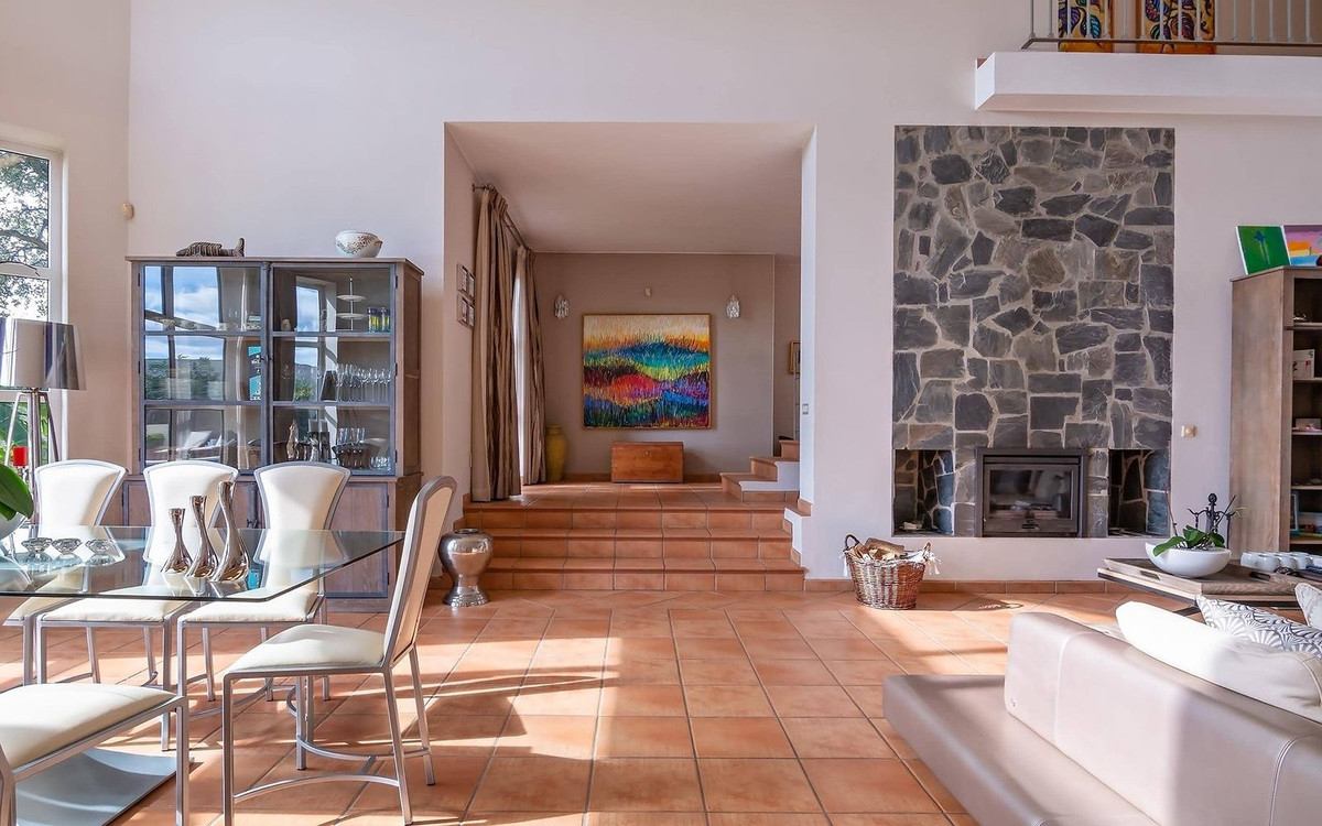 Se vende Villa - Chalet de 6 dormitorios en Costa Del Sol, Cadiz, España