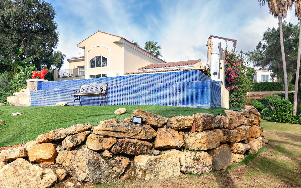 Se vende Villa - Chalet de 6 dormitorios en Costa Del Sol, Cadiz, España
