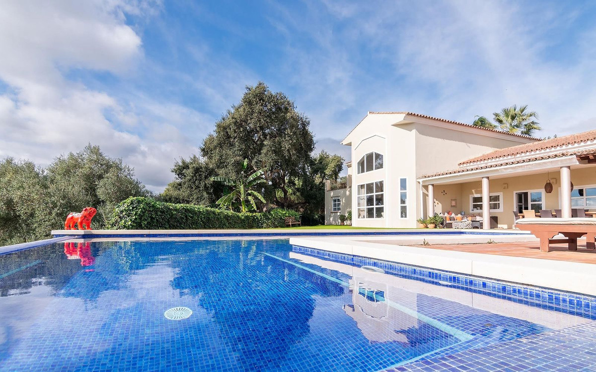 Se vende Villa - Chalet de 6 dormitorios en Costa Del Sol, Cadiz, España