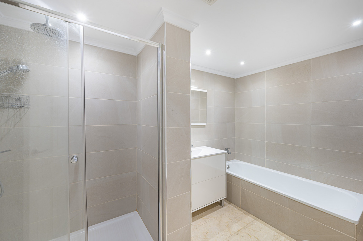 1 Bed Apartment for sale in The Golden Mile Costa Del Sol, Málaga, Spain