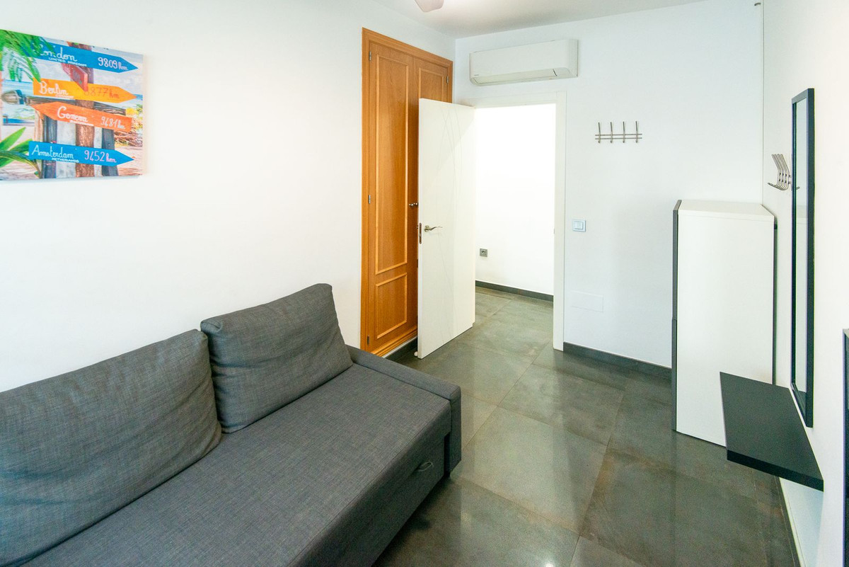 4 Bed Apartment for sale in Fuengirola Costa Del Sol, Málaga, Spain