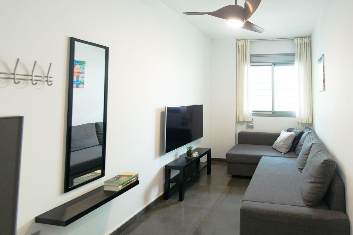 4 Bed Apartment for sale in Fuengirola Costa Del Sol, Málaga, Spain