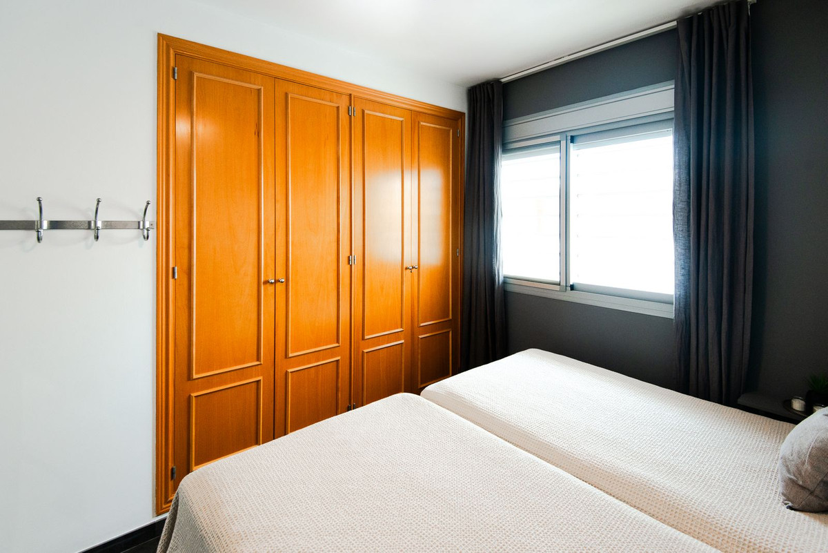 4 Bed Apartment for sale in Fuengirola Costa Del Sol, Málaga, Spain