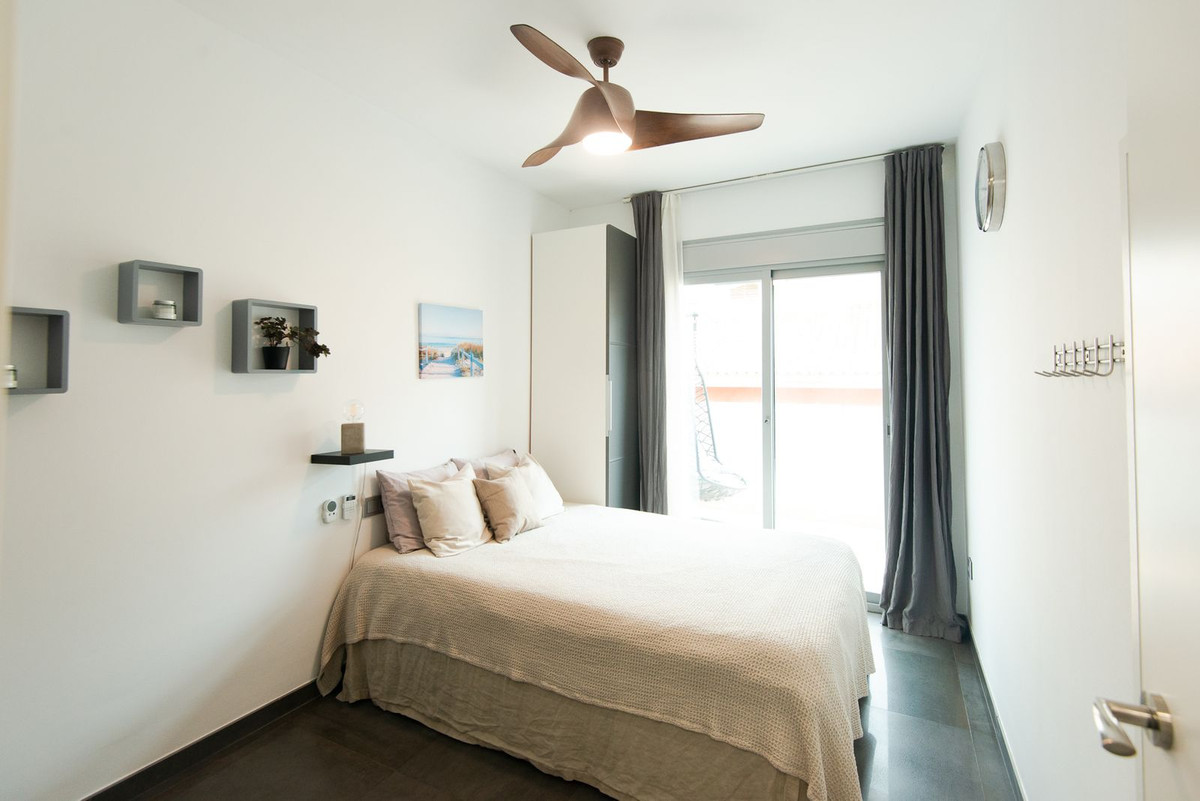 4 Bed Apartment for sale in Fuengirola Costa Del Sol, Málaga, Spain