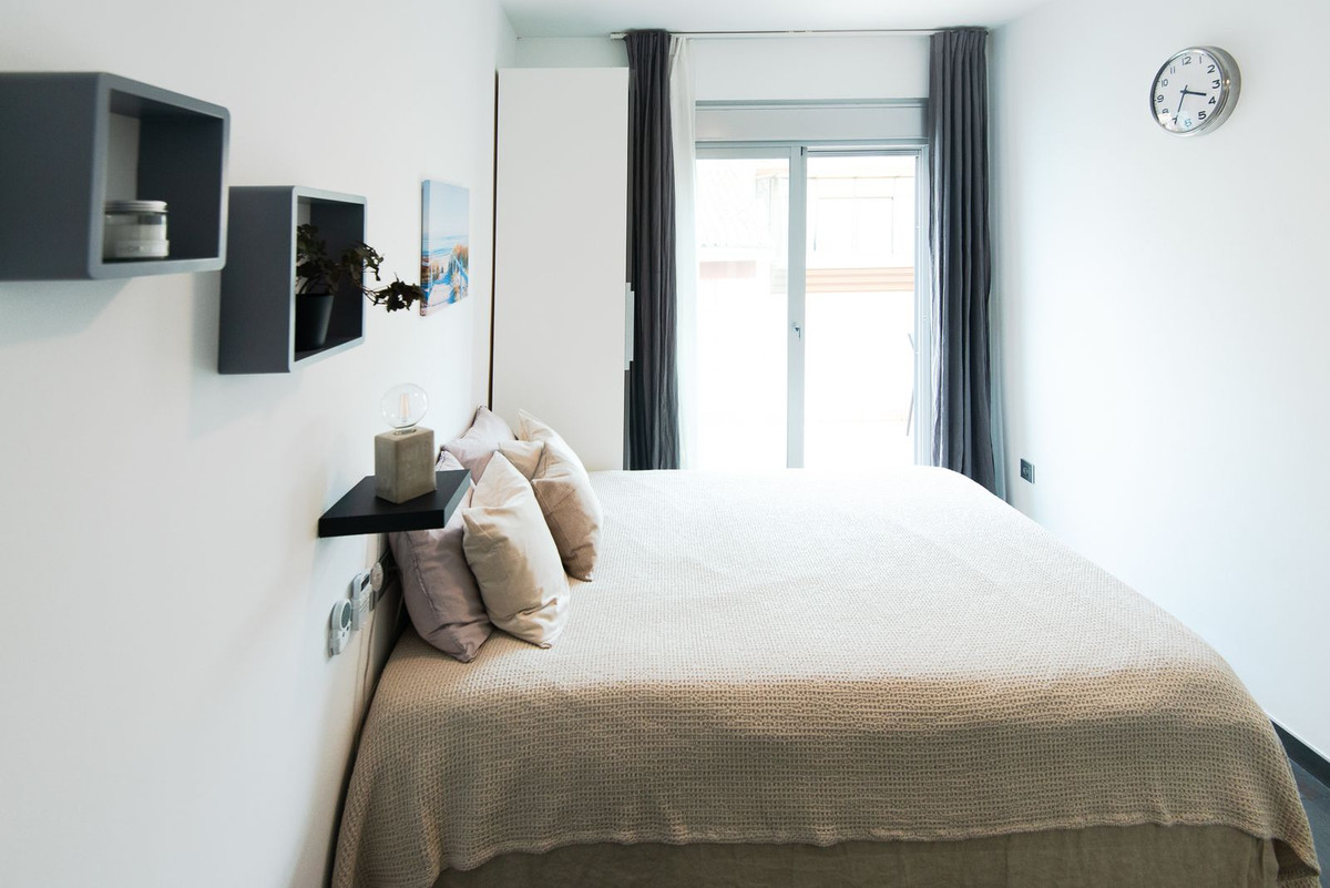 4 Bed Apartment for sale in Fuengirola Costa Del Sol, Málaga, Spain