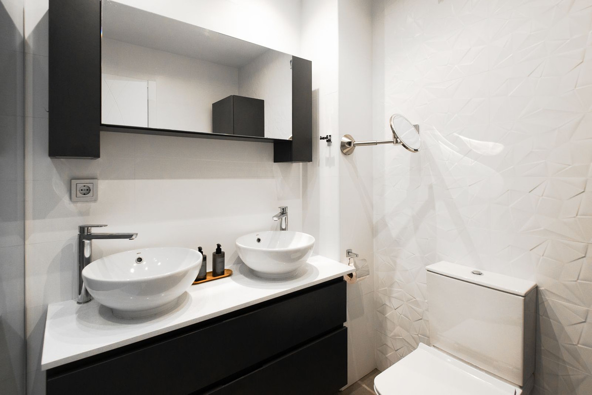 4 Bed Apartment for sale in Fuengirola Costa Del Sol, Málaga, Spain