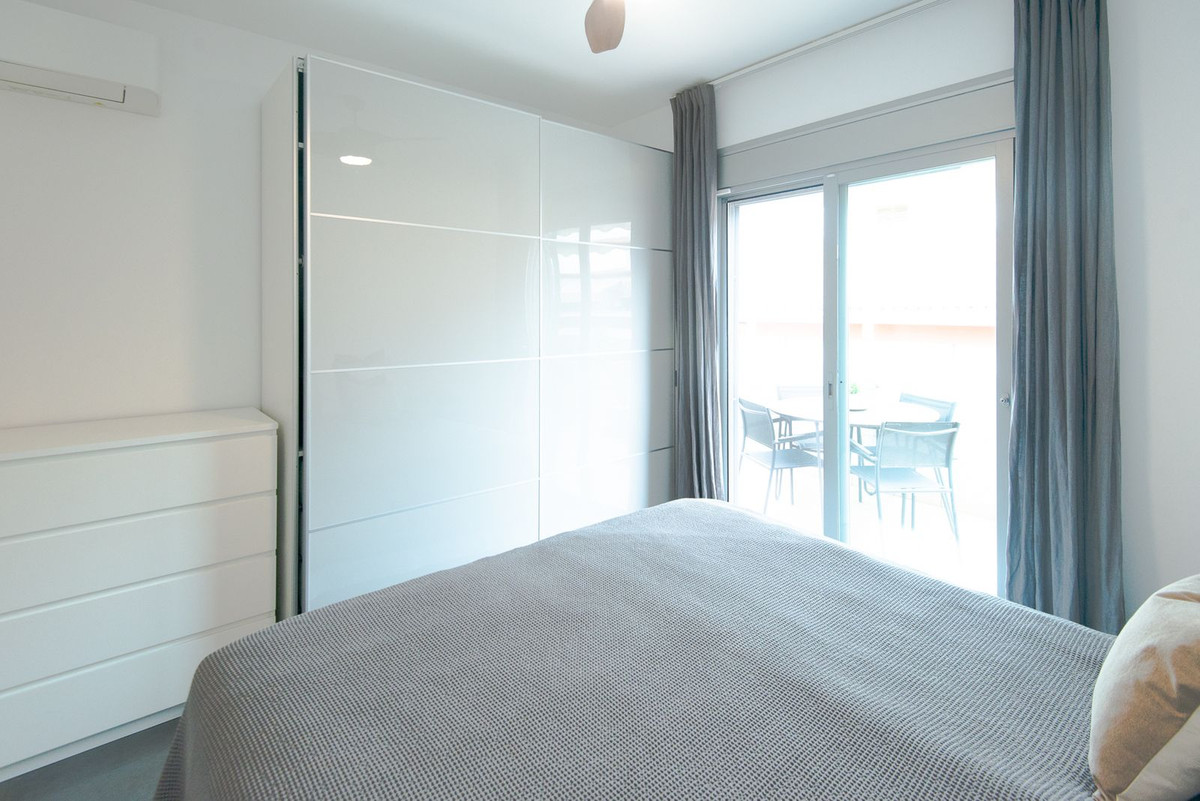 4 Bed Apartment for sale in Fuengirola Costa Del Sol, Málaga, Spain