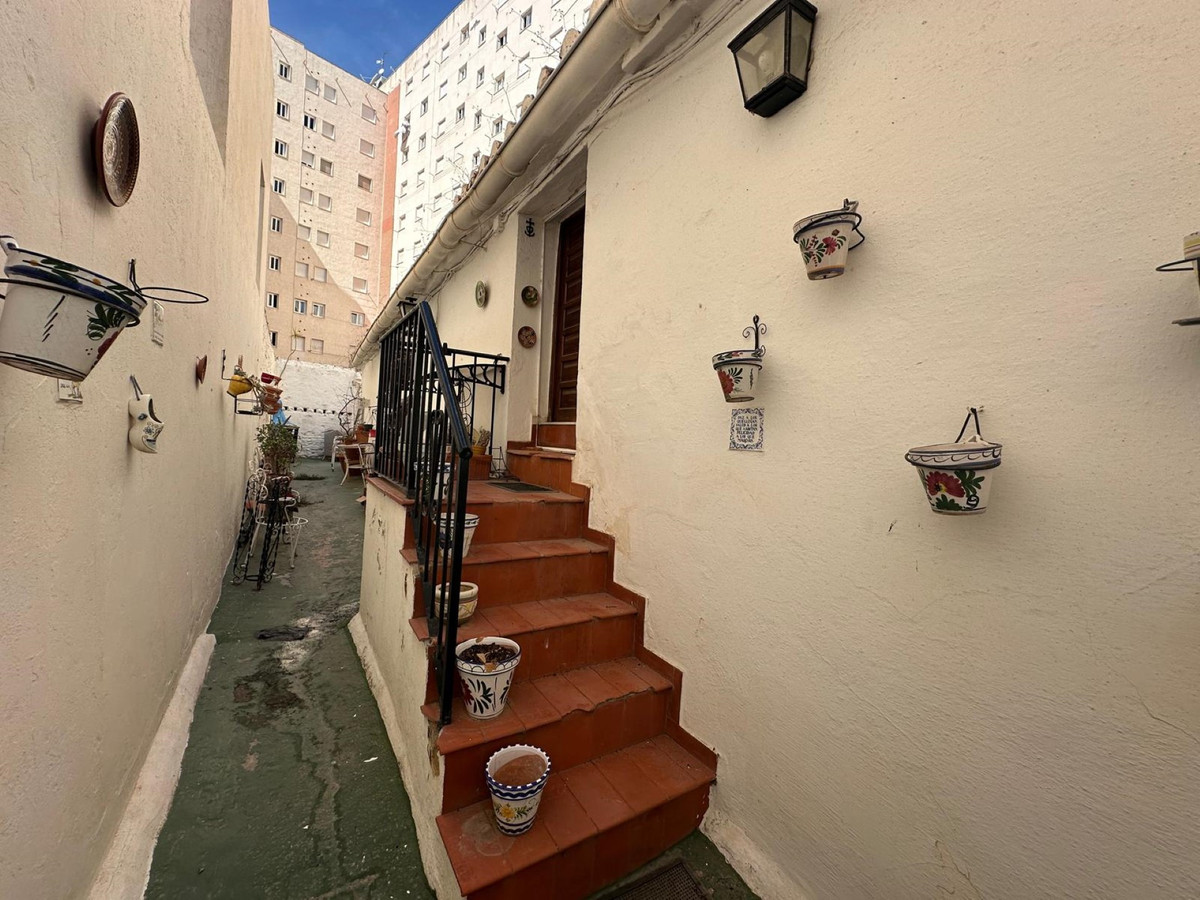 Se vende Villa - Chalet de 4 dormitorios en Costa Del Sol, Málaga, España