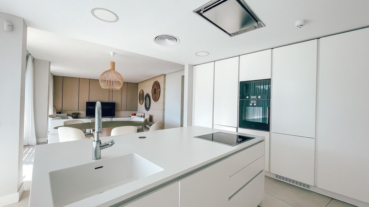 3 Bed Apartment for sale in Estepona Costa Del Sol, Málaga, Spain